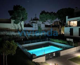 Swimming pool of Flat for sale in  Madrid Capital  with Air Conditioner, Heating and Terrace