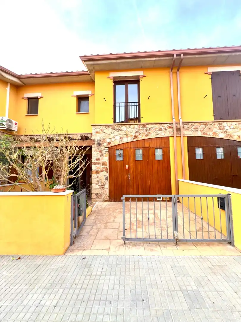Adossat amb terrassa en venda a Carrer de Can Vinyes, imagen 3