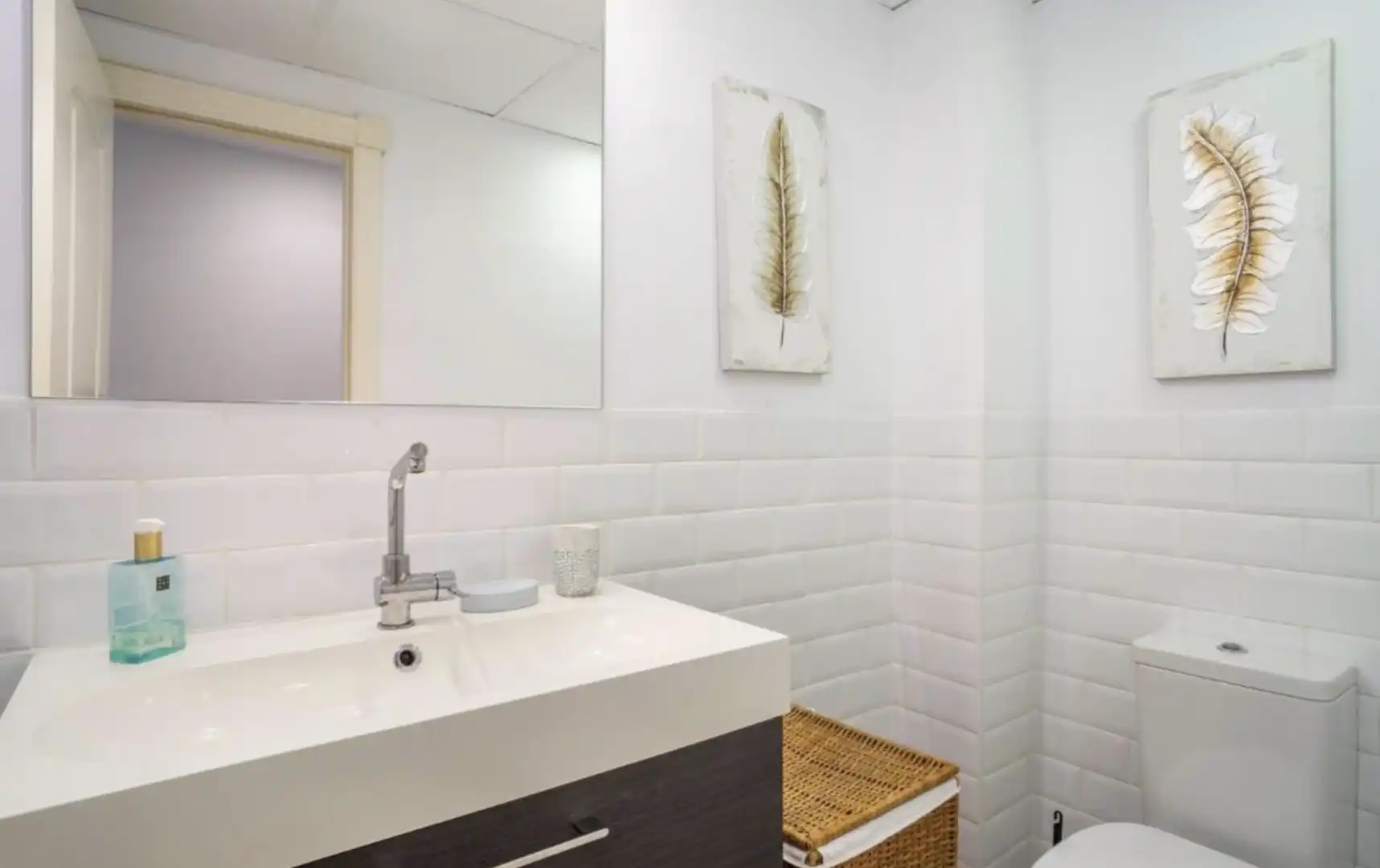 Bathroom of Ground floor for rent in Marbella  with Air Conditioner, Swimming Pool and Furnished