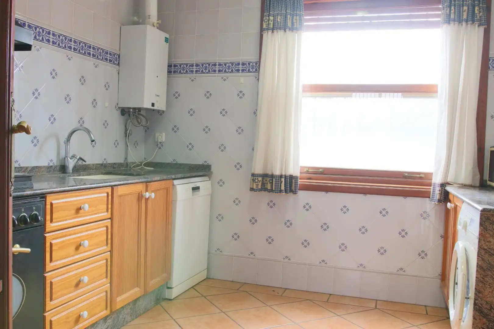 Cuina de Casa o xalet en venda en Alboraya amb Terrassa, Traster i Piscina