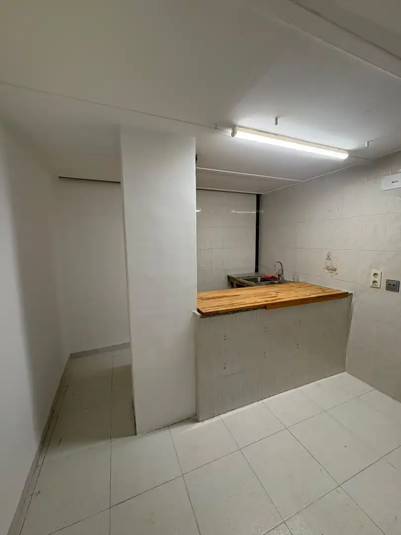Geschaftsraum zur Miete in Girona