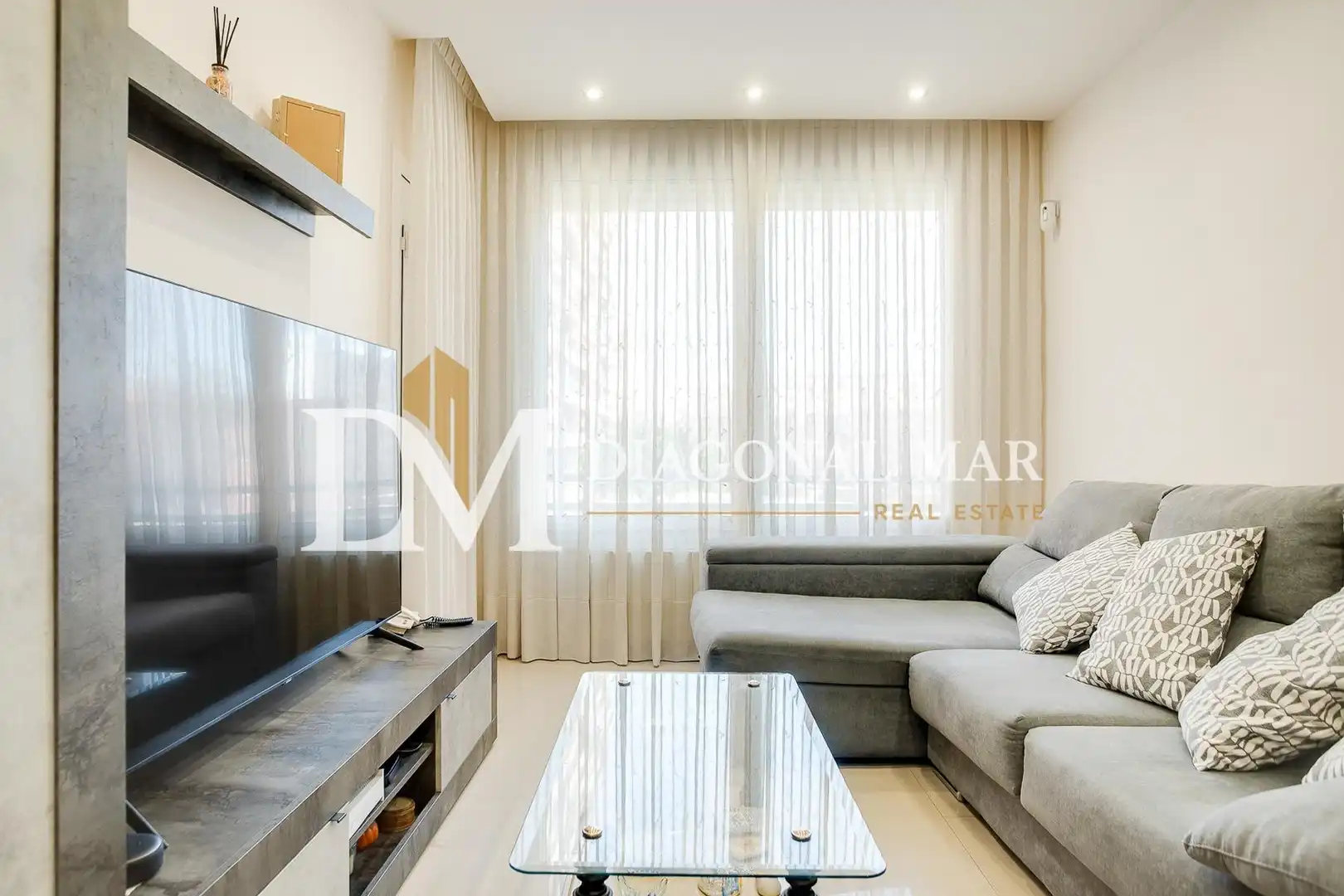Sala d'estar de Pis en venda en Barcelona amb Aire condicionat, Calefacció i Moblat