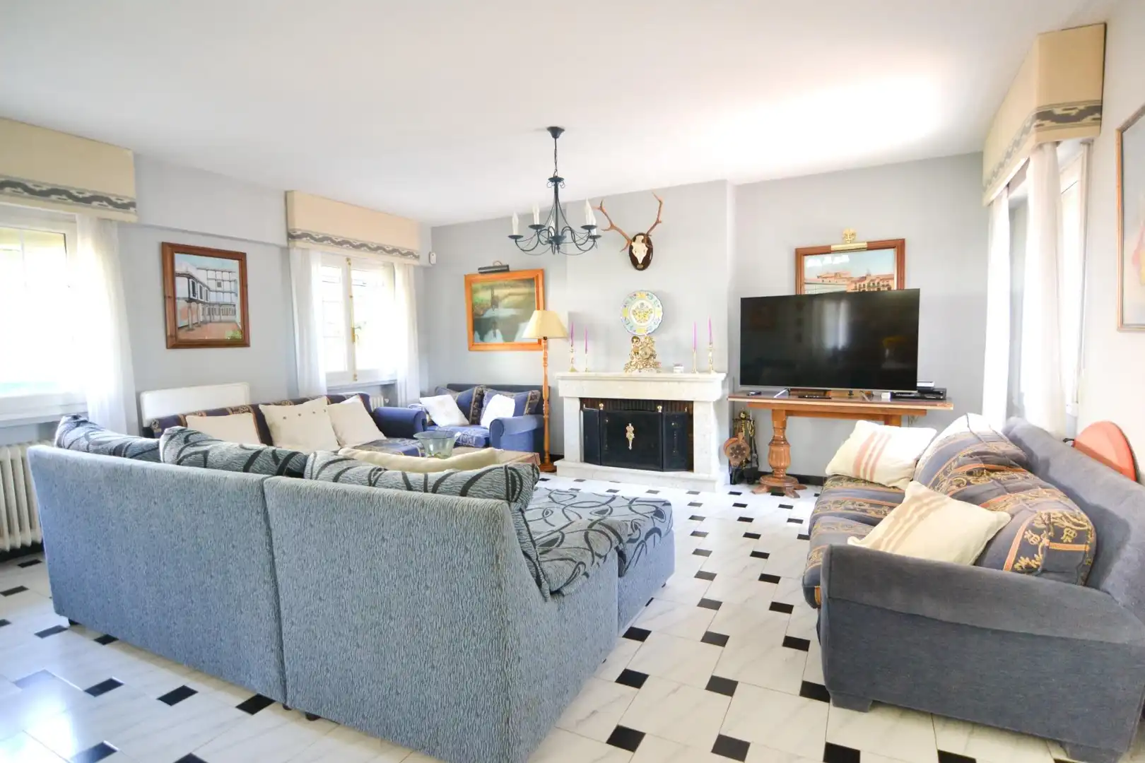 Sala d'estar de Casa o xalet en venda en San Martín de Valdeiglesias amb Jardí privat, Terrassa i Traster