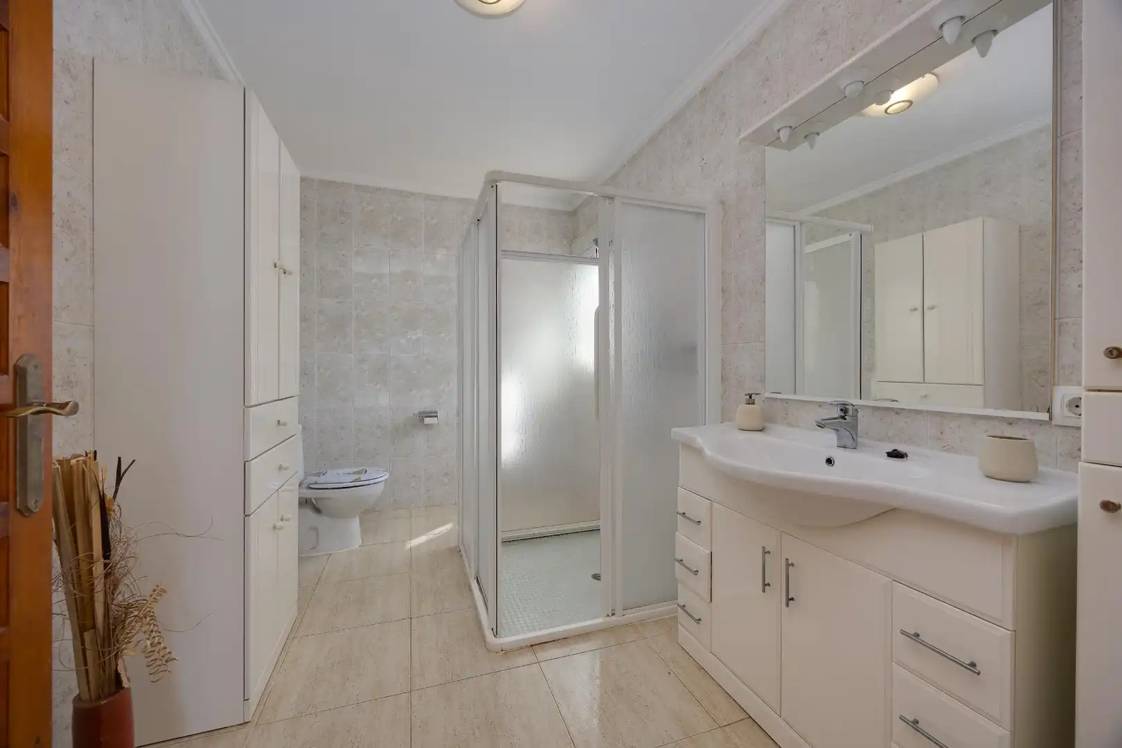 Bany de Casa o xalet en venda en Torrevieja amb Aire condicionat, Jardí privat i Terrassa
