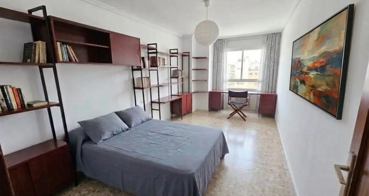 Schlafzimmer von Wohnung zur Miete in Salamanca mit Klimaanlage, Heizung und Terrasse