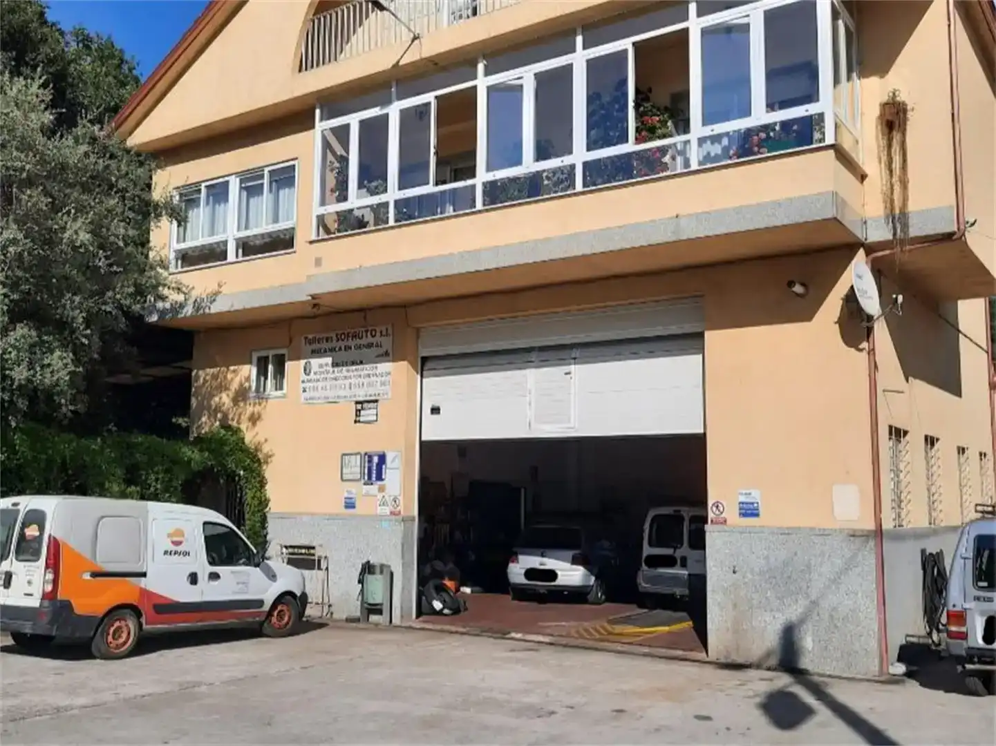 Aparcament de Finca rústica en venda en Leiro amb Piscina i Balcó