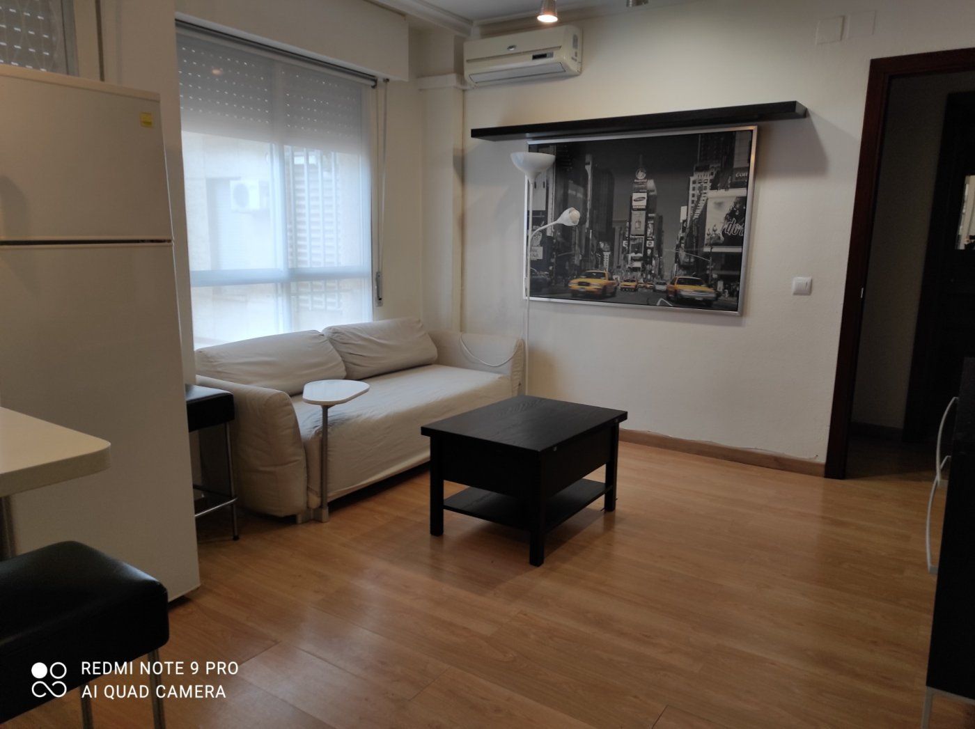 Sala d'estar de Pis de lloguer en  Sevilla Capital amb Aire condicionat i Jardí privat