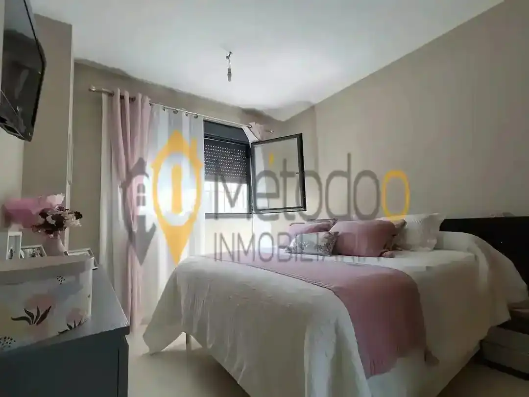 Habitación de Piso en venta en Sevilla con Aire acondicionado, Calefacción y Jardín privado