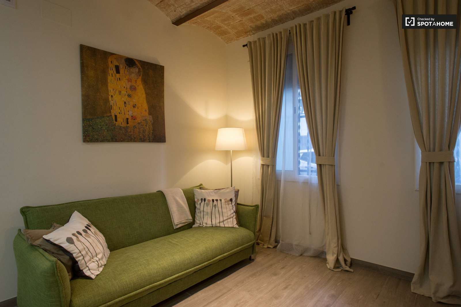 Study to share in Provençals del Poblenou