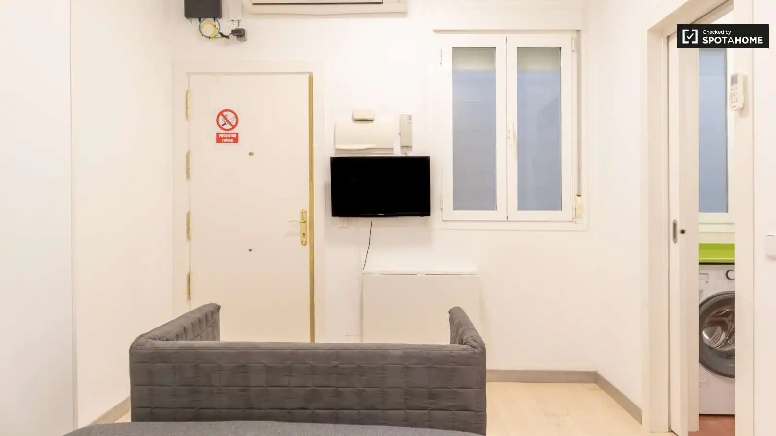 Room in Embajadores - Lavapiés