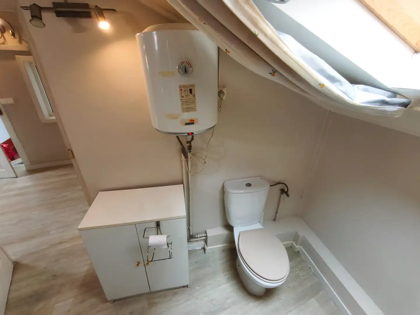 Badezimmer von Wohnungen zur Miete in Vigo  mit Parkett und Möbliert
