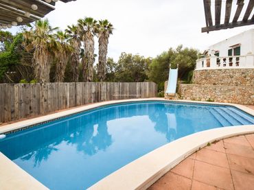 Casa rústica amb piscina en venda a Cala d'en Bosch - Serpentona
