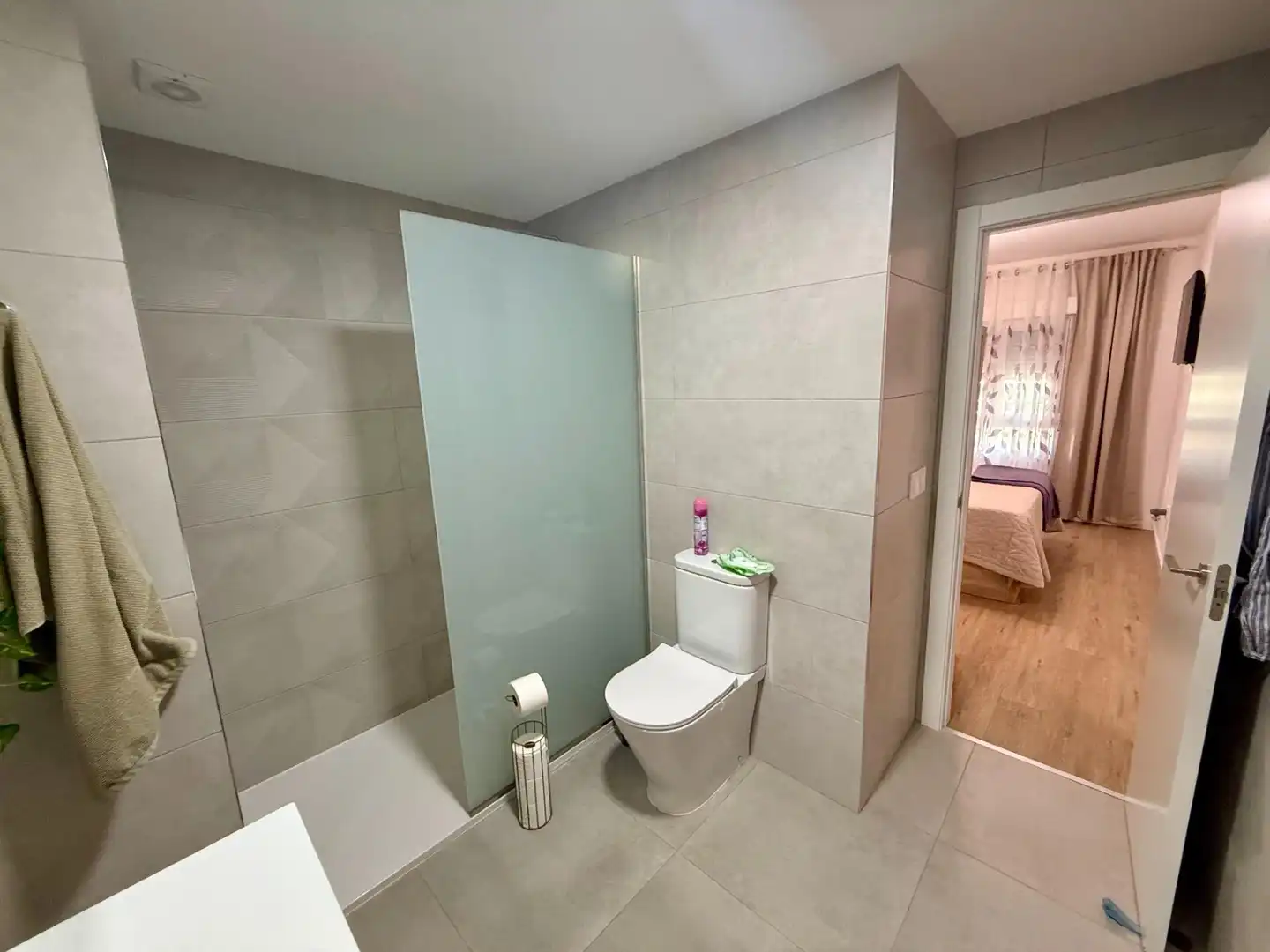 Baño de Piso en venta en Torrevieja con Calefacción, Terraza y Amueblado
