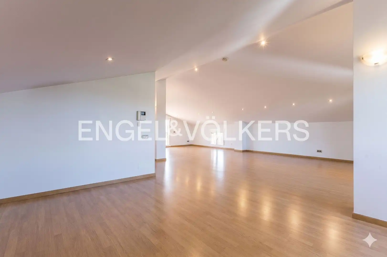 Comedor de Casa o chalet en venta en Molins de Rei con Aire acondicionado, Calefacción y Jardín privado