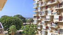 Vista exterior de Apartament en venda en Benalmádena amb Aire condicionat, Terrassa i Piscina