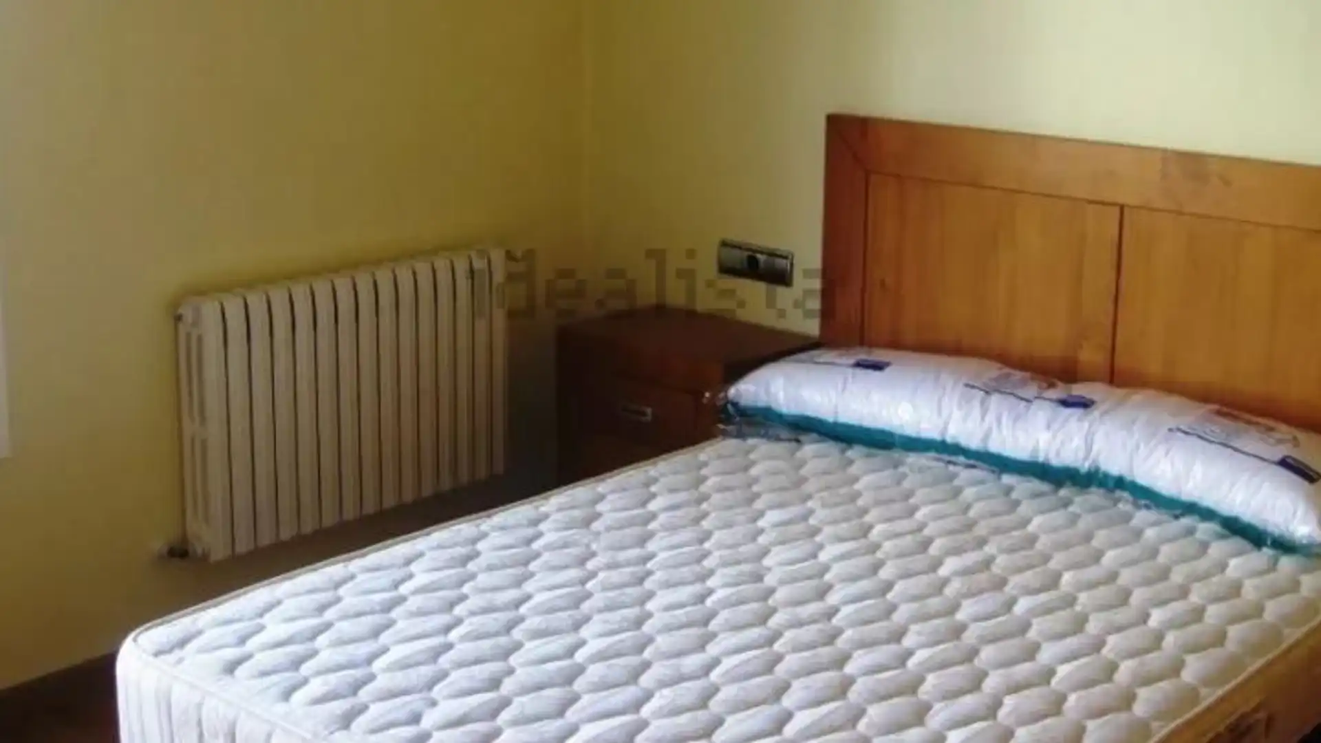 Habitación de Piso de alquiler en Santiago de Compostela  con Amueblado