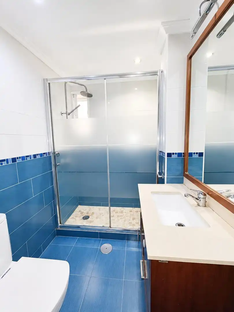 Baño de Piso en venta en Algeciras con Aire acondicionado