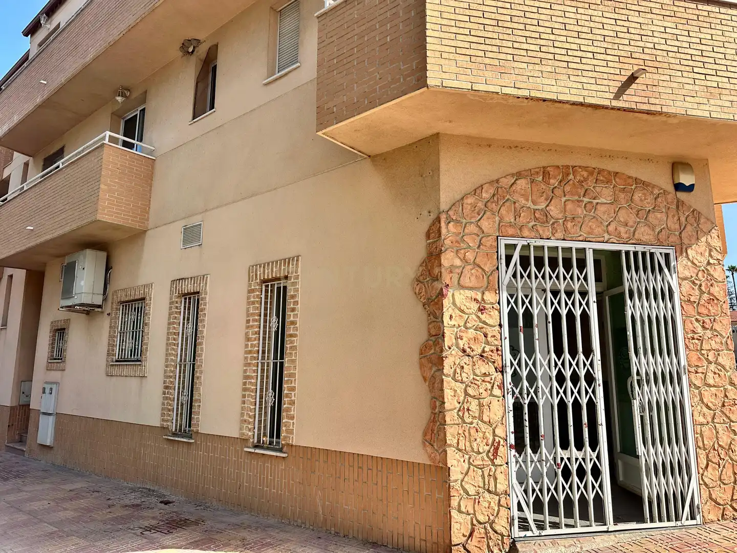 Vista exterior de Casa adosada en venta en Jacarilla con Balcón