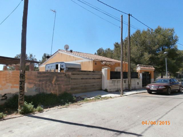 House or chalet for sale in LLIRI, Costa Cunit - Els Jardins - Els Rosers
