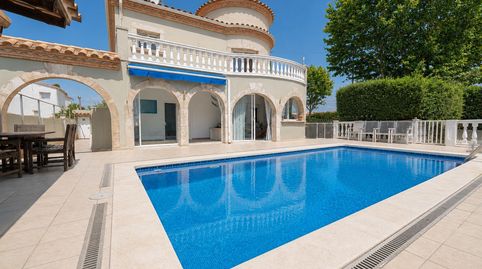 Foto 4 de Casa o xalet en venda a 6 Carrer Montgrí, Montgrí, Empuriabrava