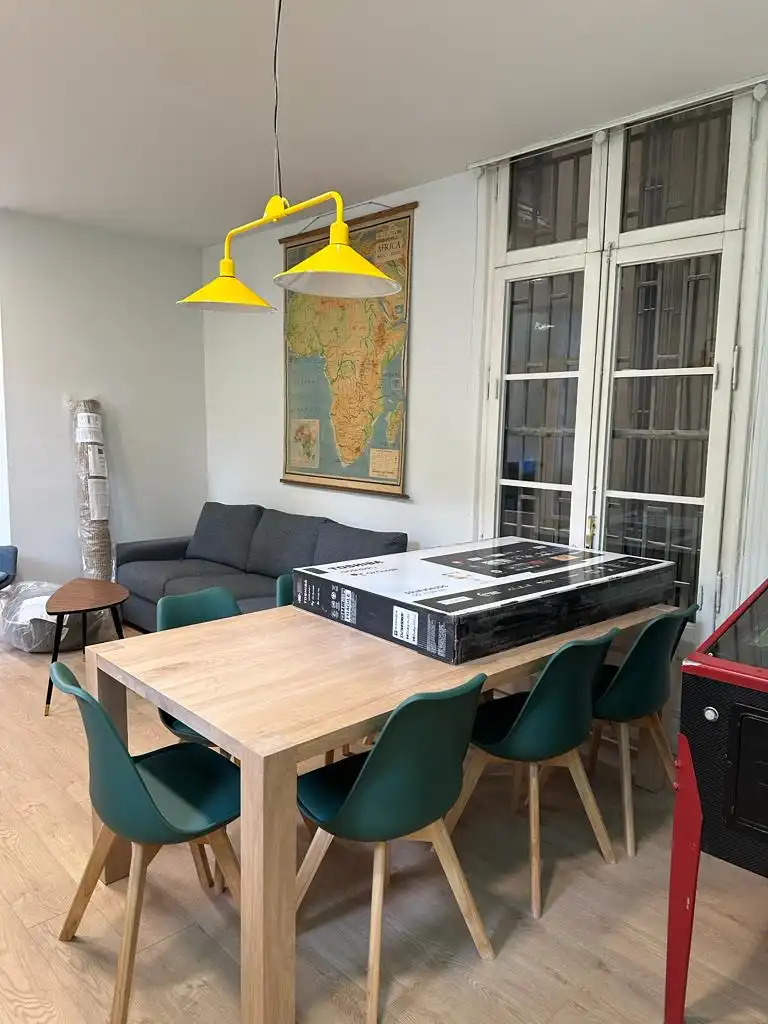 Sala d'estar de Pis per a compartir en Lleida amb Aire condicionat, Calefacció i Parquet