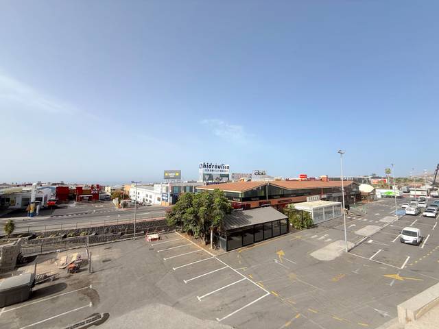 Local comercial en Alquiler en Avenida Claudio Delgado Díaz, 2 en Las Chafiras