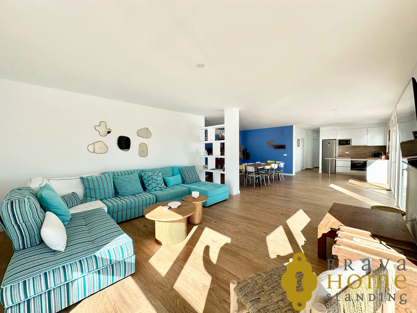 Sala d'estar de Casa o xalet en venda en Roses amb Aire condicionat, Jardí privat i Terrassa