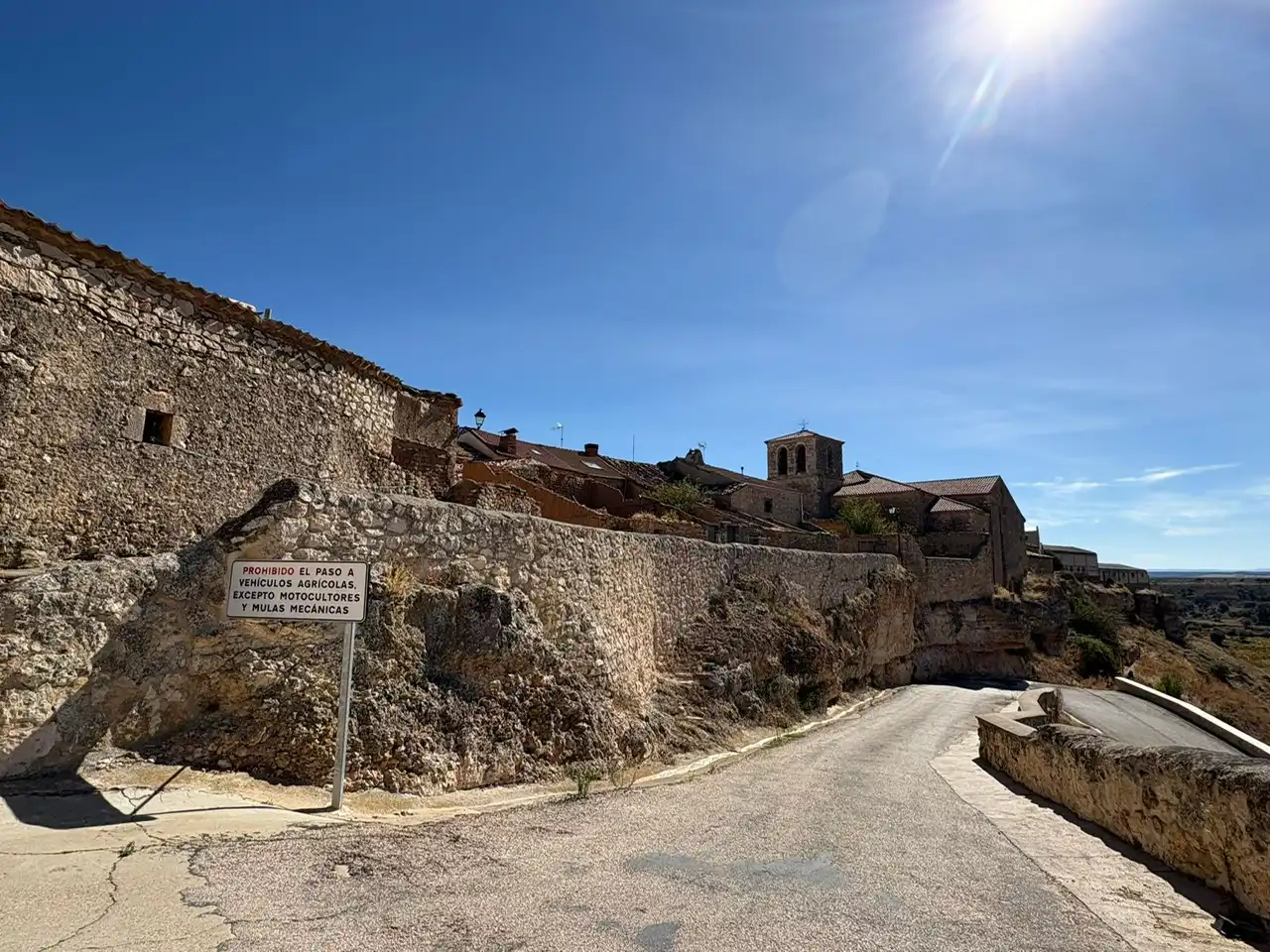 Vista exterior de Finca rústica en venta en San Esteban de Gormaz con Calefacción, Trastero y Amueblado