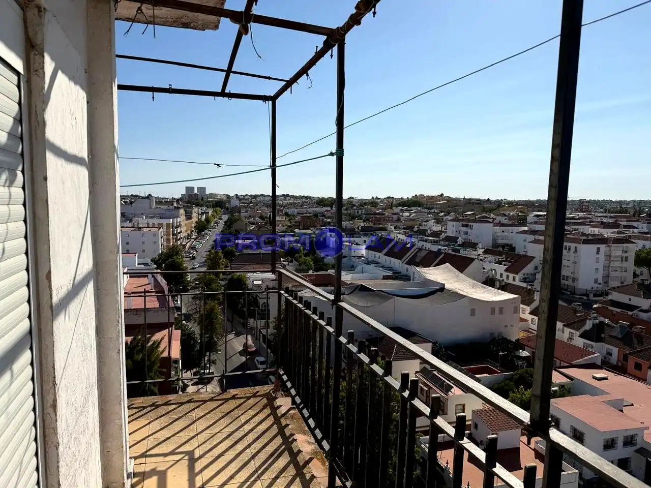 Vista exterior de Piso en venta en San Juan de Aznalfarache con Aire acondicionado y Terraza