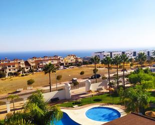 Vista exterior de Àtic de lloguer en Benalmádena amb Aire condicionat i Terrassa