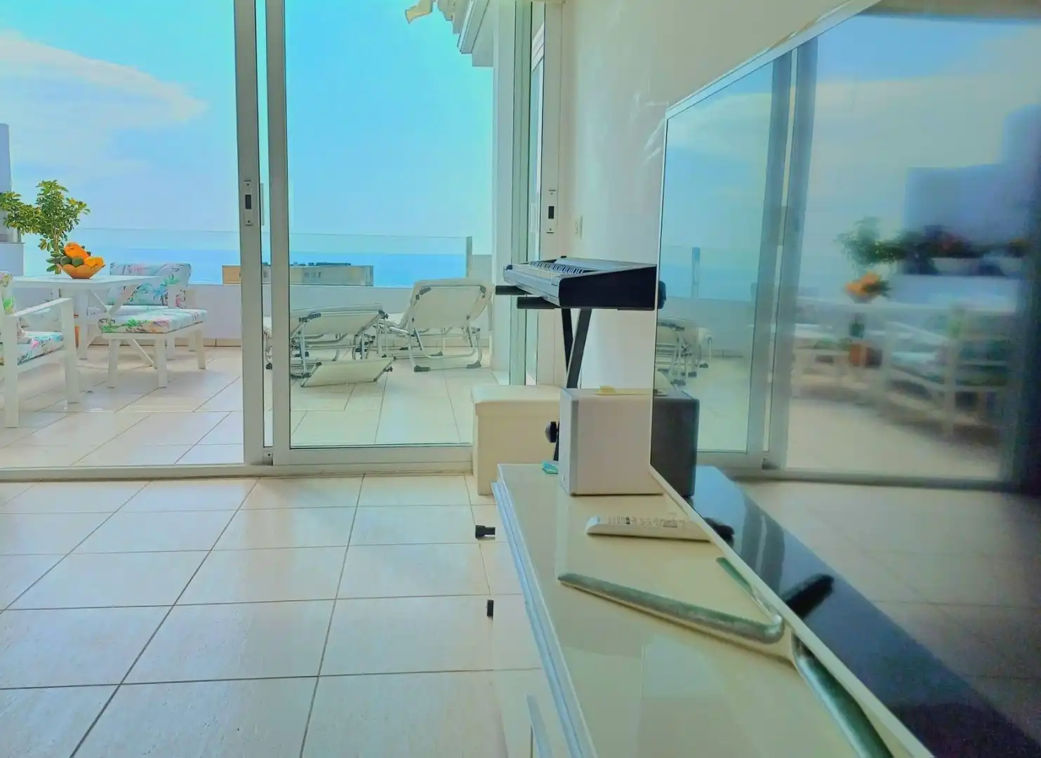 Sala d'estar de Apartament en venda en Puerto de la Cruz amb Aire condicionat, Terrassa i Traster