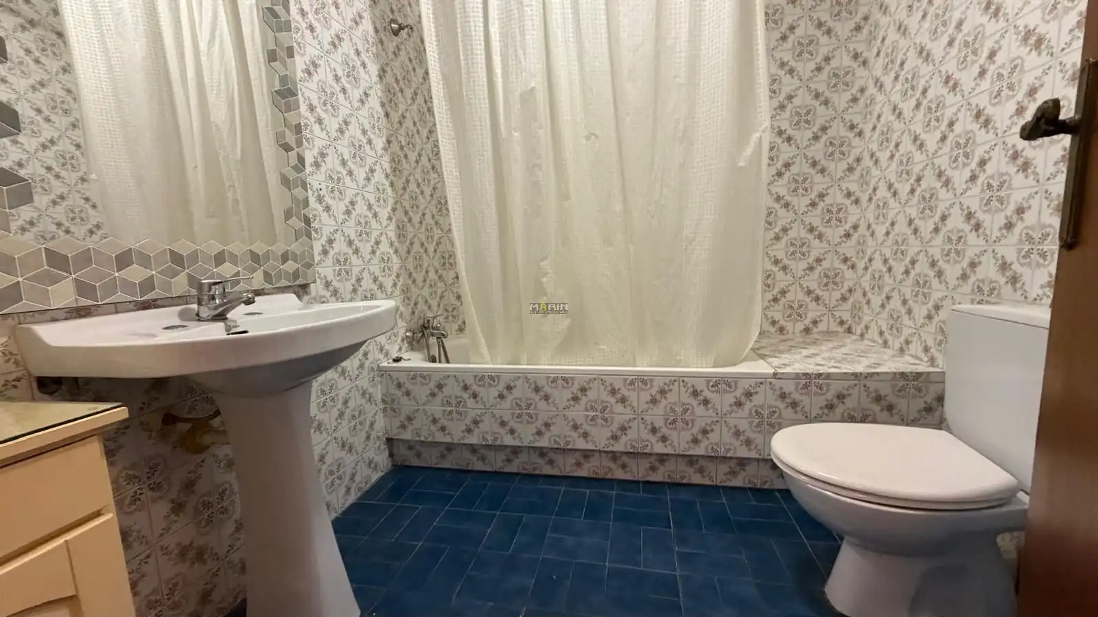 Bathroom of Flat for rent in Cartagena  with Furnished, Oven and Washing machine