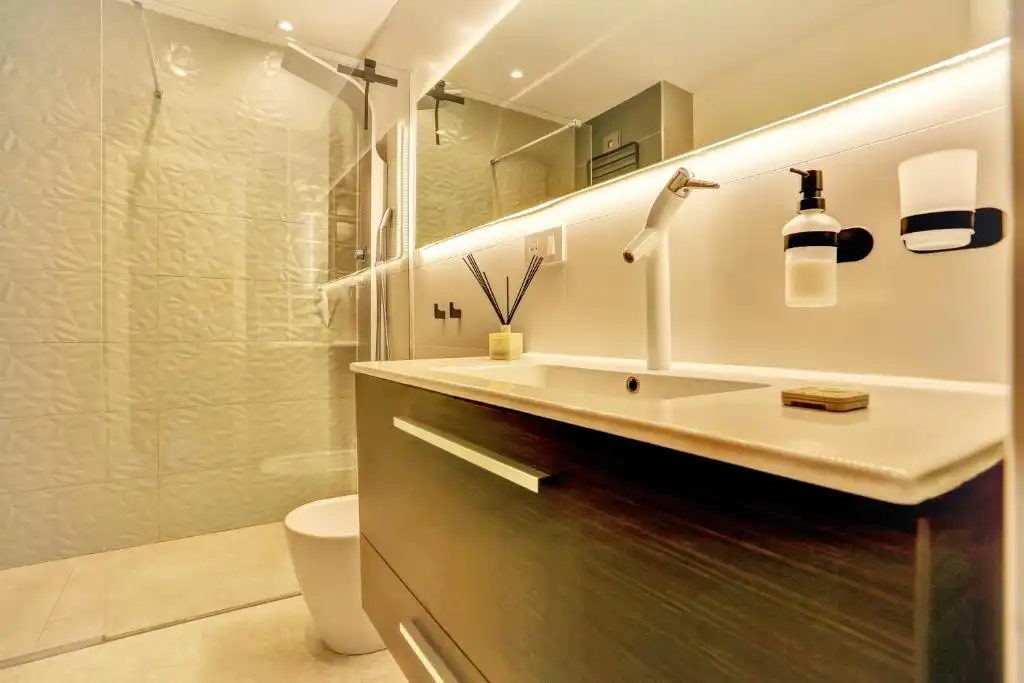 Baño de Piso en venta en San Miguel de Abona con Aire acondicionado, Terraza y Amueblado