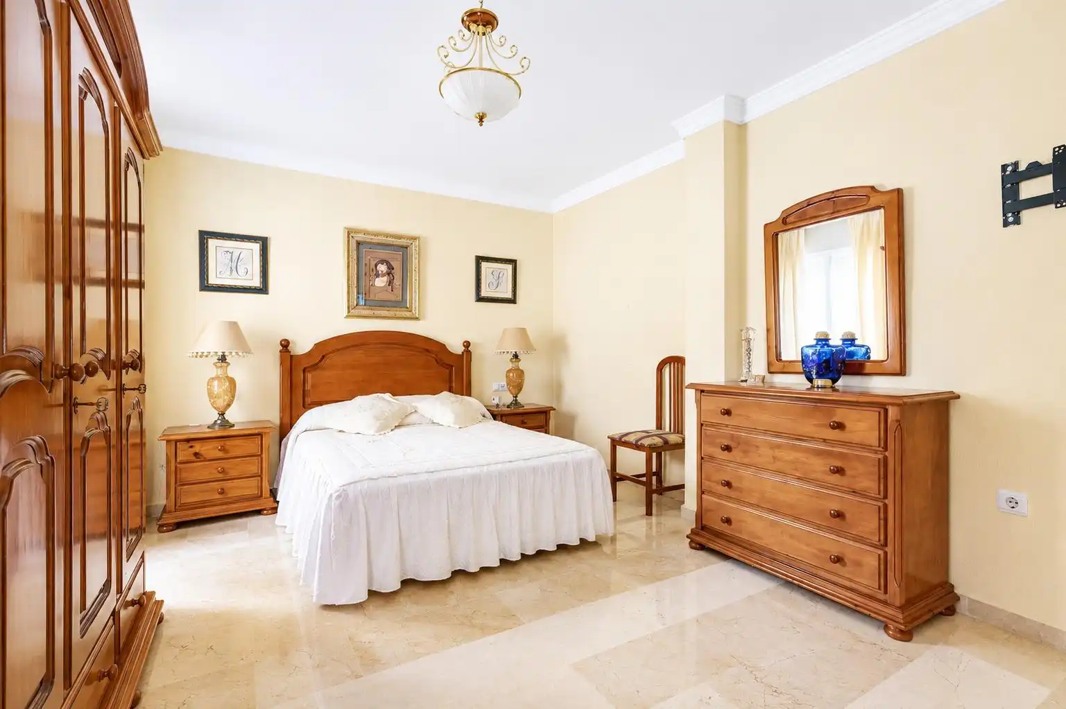 Dormitori de Apartament en venda en Estepona amb Terrassa