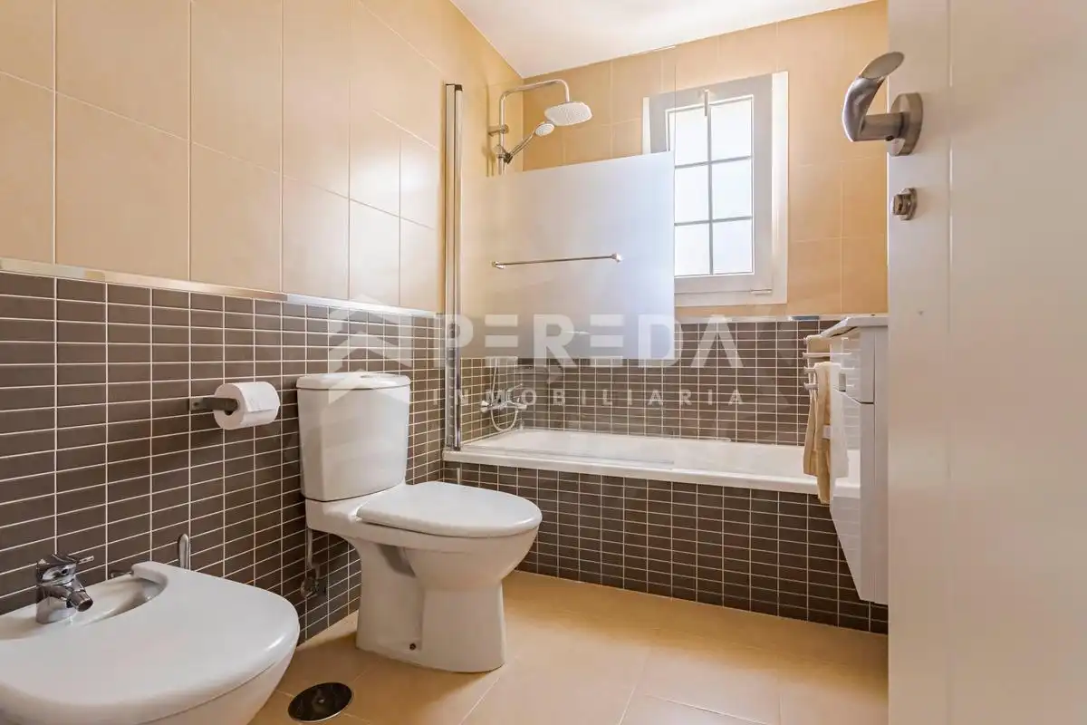 Baño de Ático en venta en Roquetas de Mar con Aire acondicionado, Terraza y Piscina comunitaria