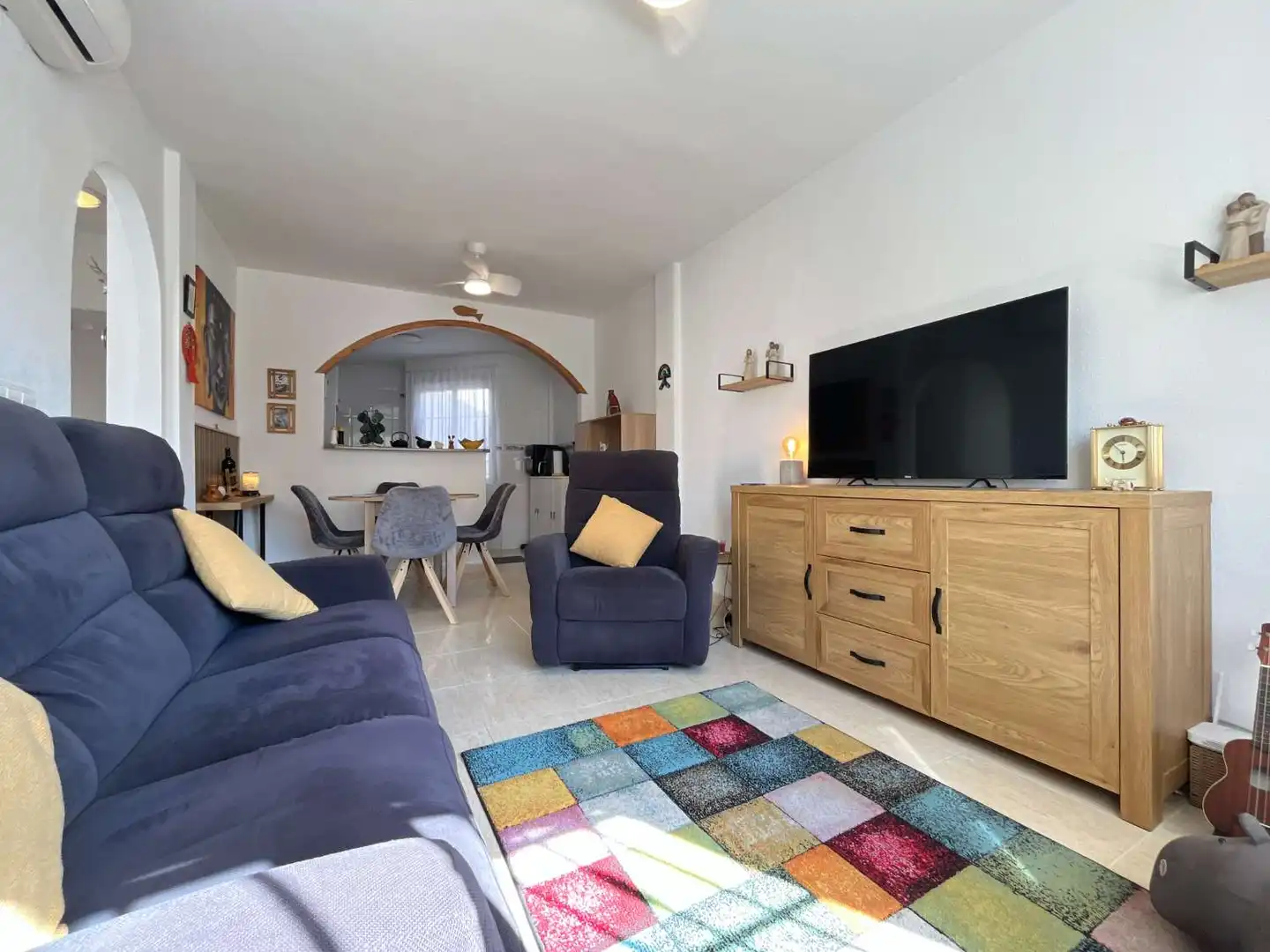 Sala d'estar de Apartament en venda en Orihuela amb Aire condicionat, Piscina i Moblat