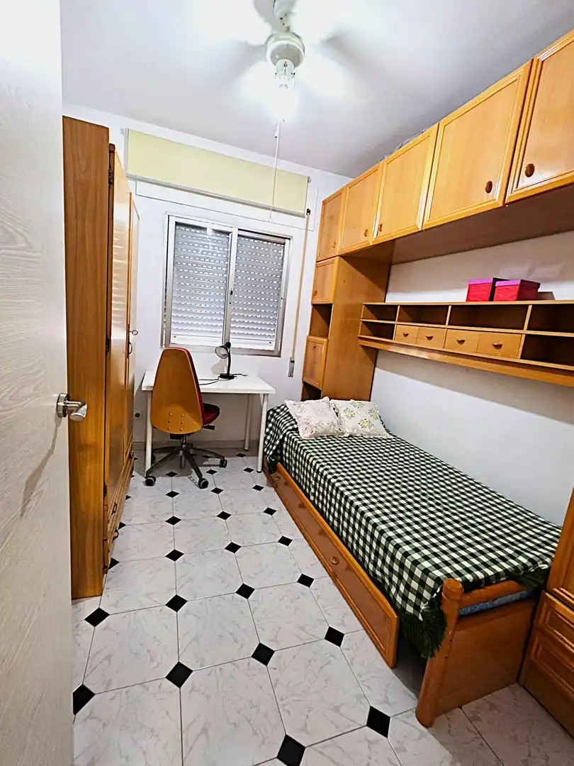 Habitación de Piso de alquiler en Sevilla con Amueblado