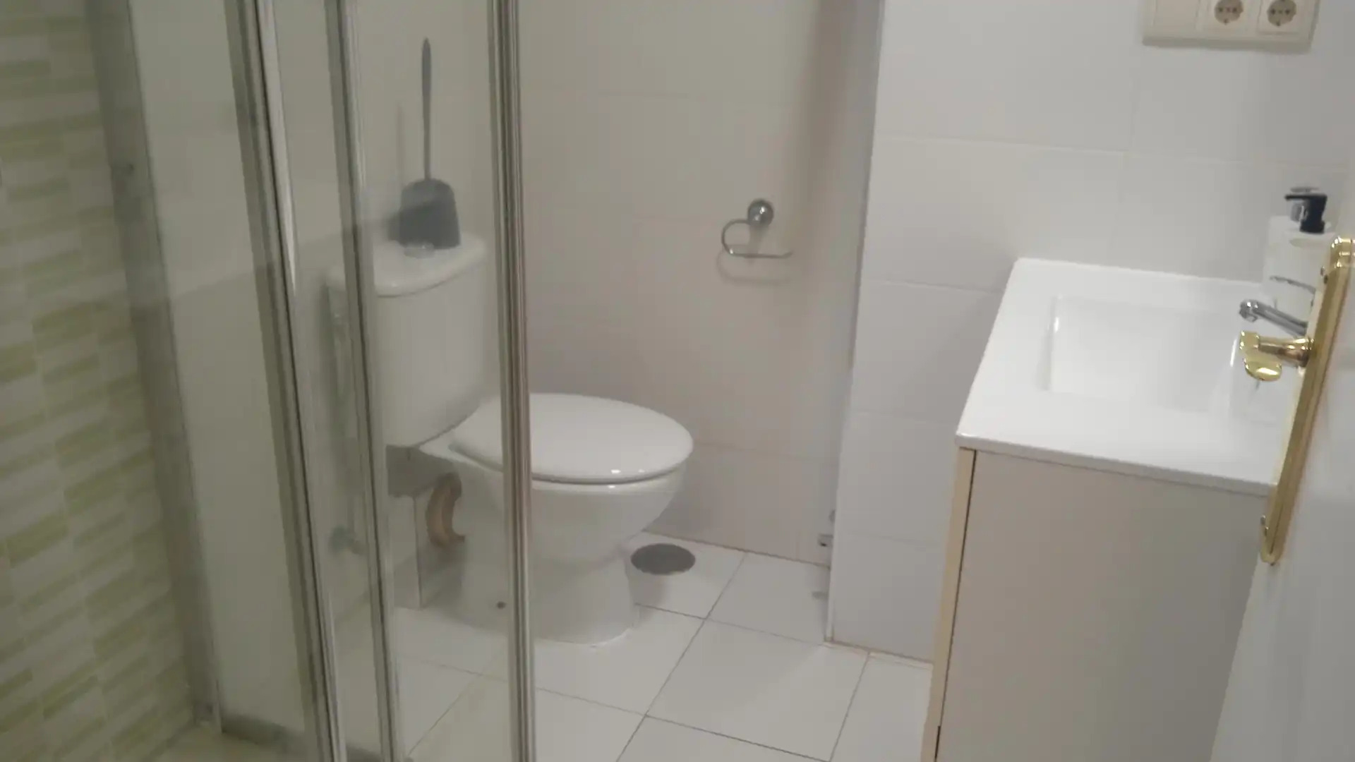 Bathroom of Flat for rent in Segovia  with Heating, Parquet flooring and Terrace