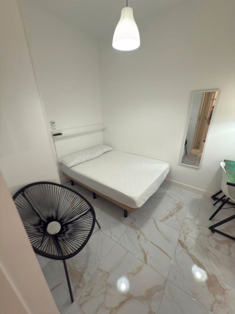 Bedroom of Study to rent in  Granada Capital  with Air Conditioner, Furnished and Washing machine