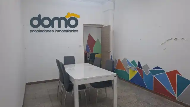 Menjador de Local de lloguer en Granada amb Parquet