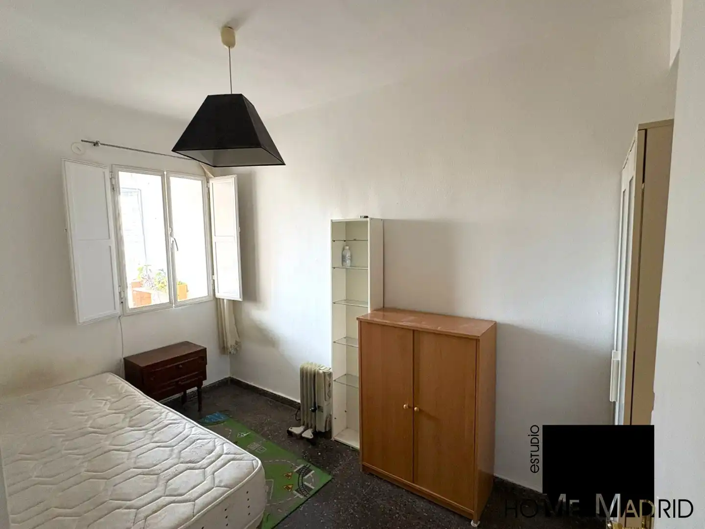 Habitación de Piso en venta en Madrid con Calefacción y Terraza