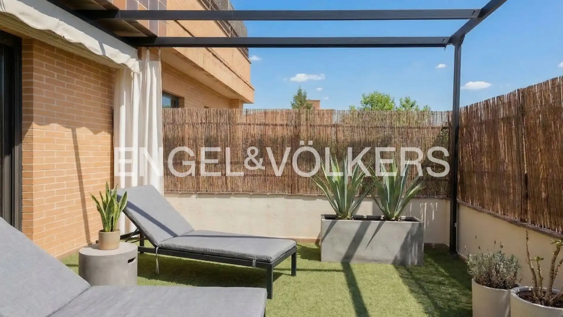 Terrassa de Pis en venda en La Moraleja amb Aire condicionat, Calefacció i Terrassa