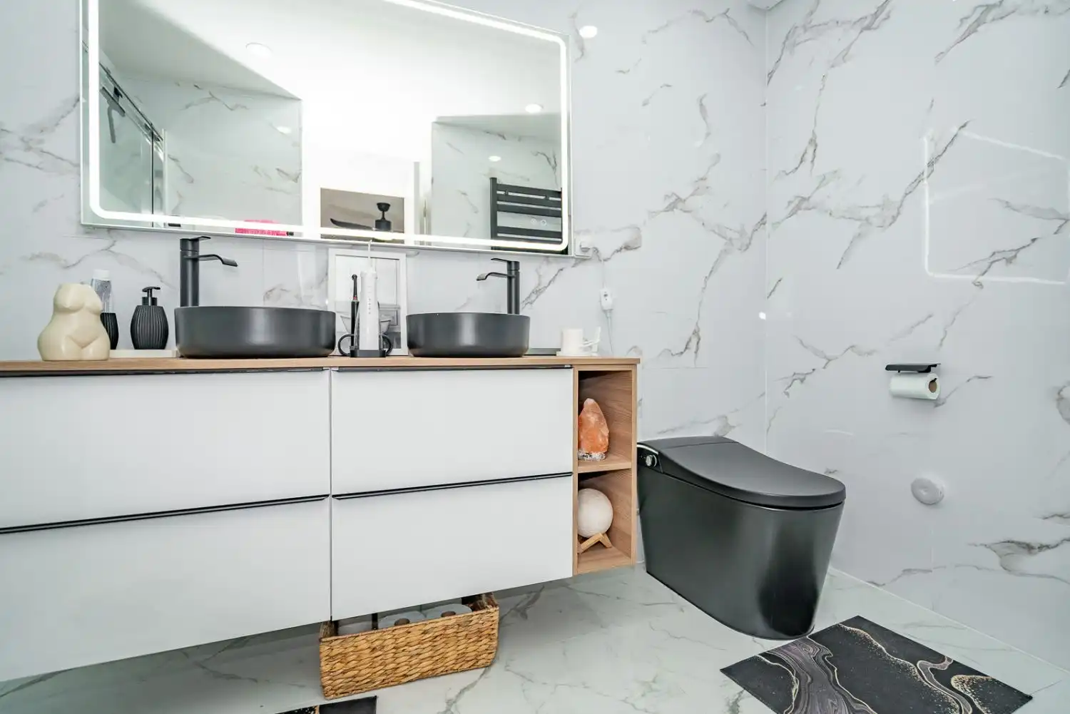 Bathroom of Detached homes for sale in Laguna Park