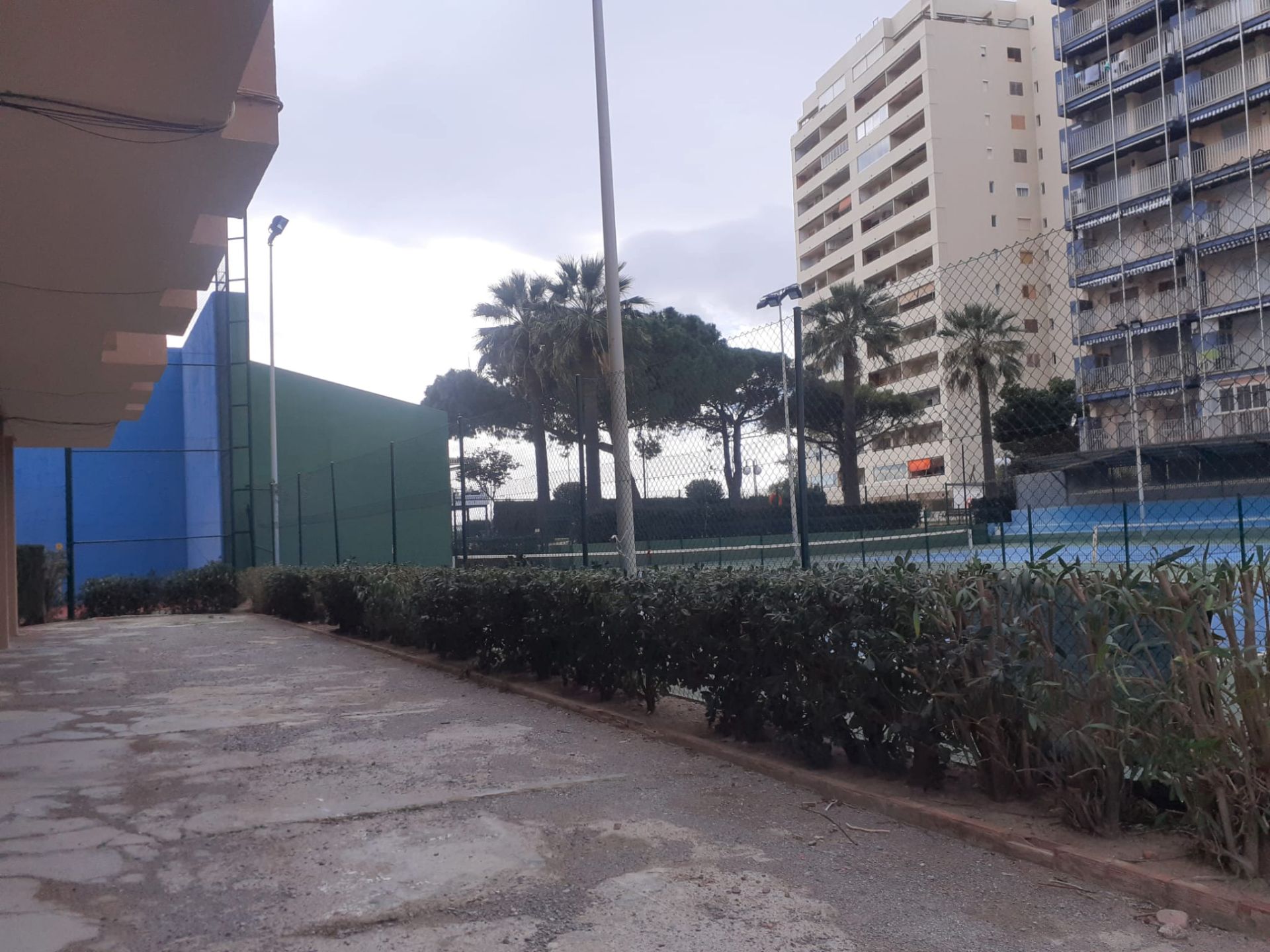 Vista exterior de Pis en venda en La Pobla de Farnals amb Jardí privat i Balcó