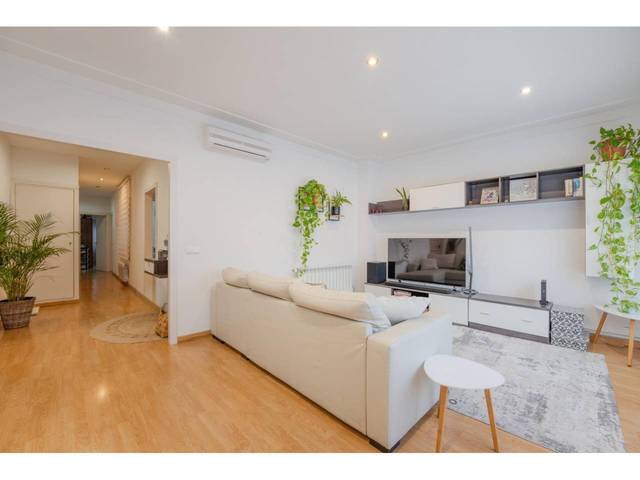 Piso en Venta en Calle Joaquim Vayreda en La Devesa