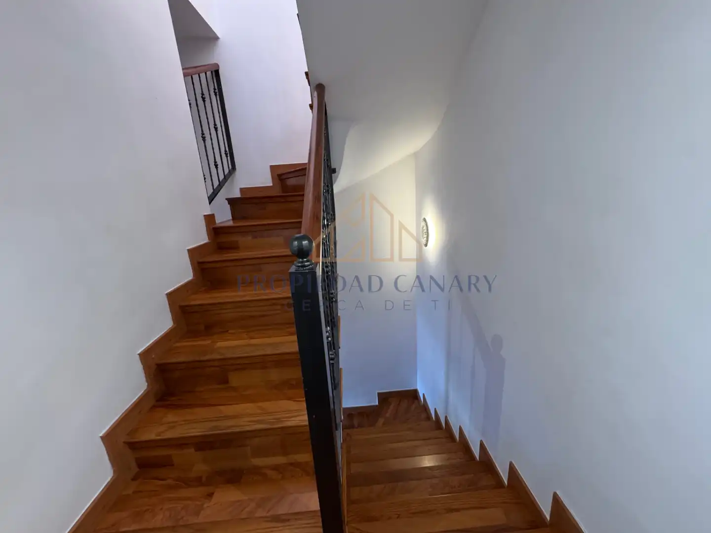 Casa adosada de alquiler en La Orotava con Jardín privado, Terraza y Amueblado