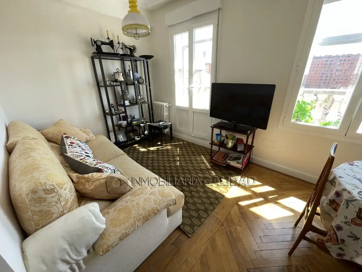 Living room of Flat for rent in Burgos  with Heating and Furnished