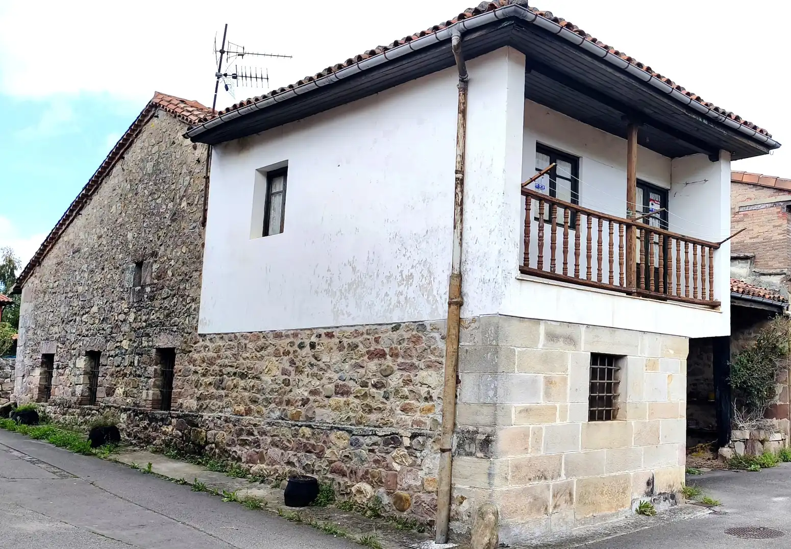 Maison jumelée avec jardin à vendre à Cos - PB COS 24