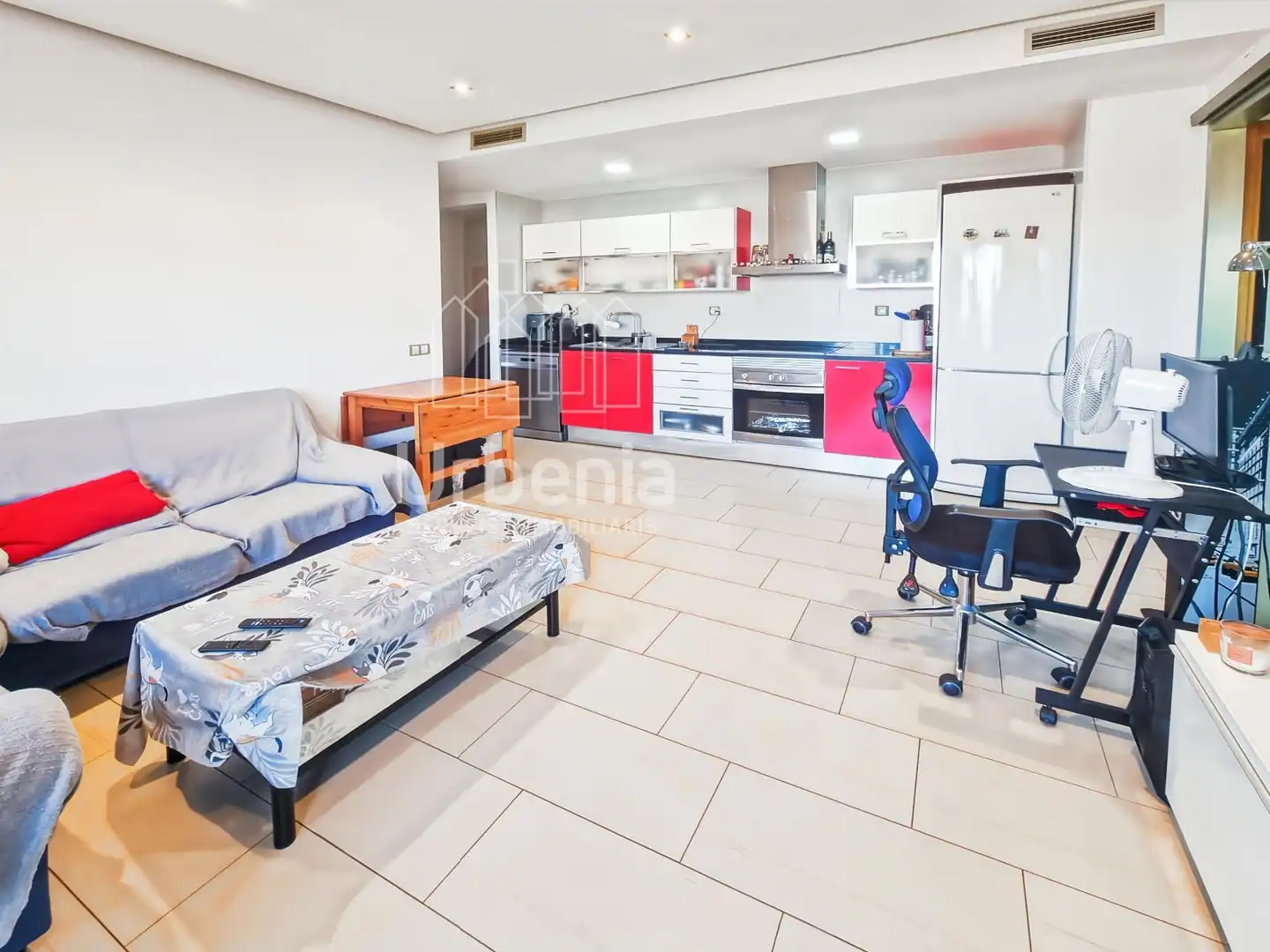 Küche von Wohnung zum Verkauf in Mataró mit Klimaanlage, Terrasse und Abstellraum