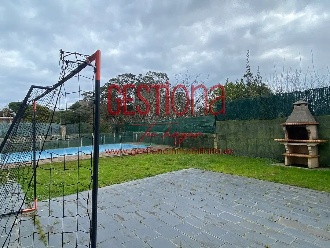 Jardín de Casa adosada en venta en Bareyo con Calefacción, Jardín privado y Piscina